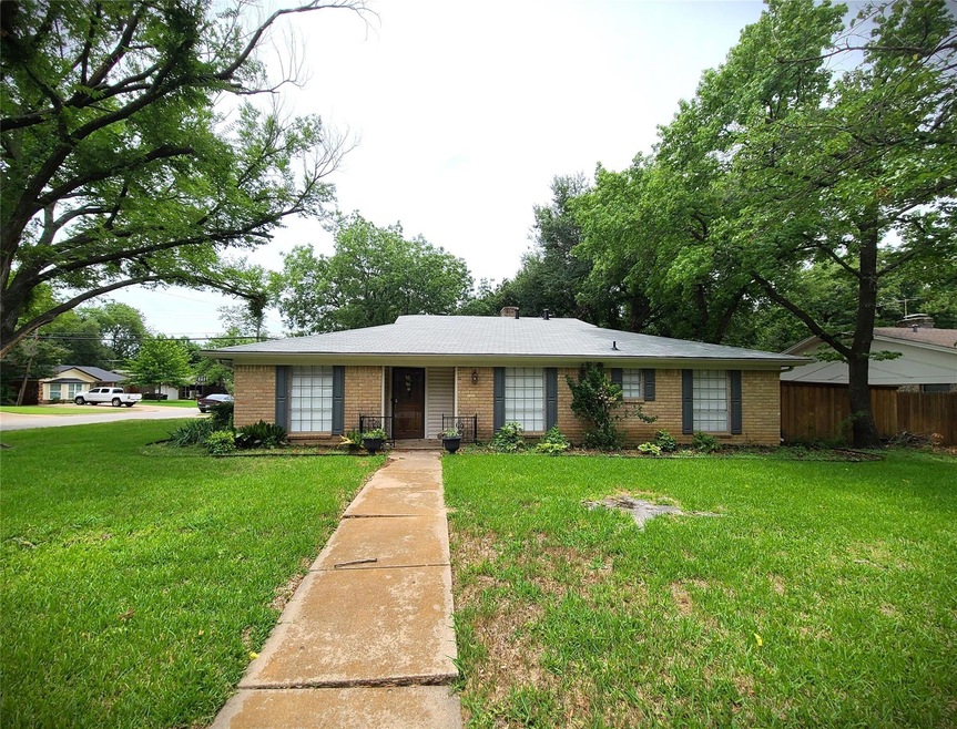 925 Bedford Ct W, Hurst, TX 76053 - photo 1
