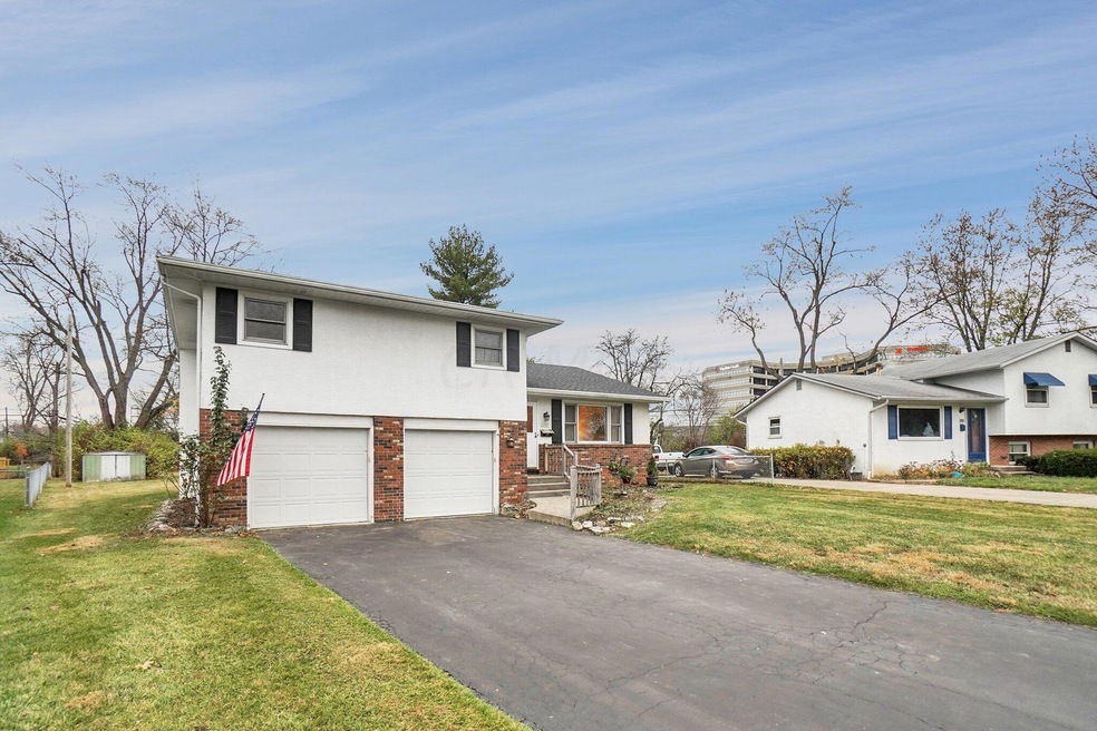3-web-or-mls-6569-bosworth-square-w