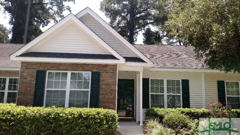 Beautiful unit in desirable River Pointe subdivisi
