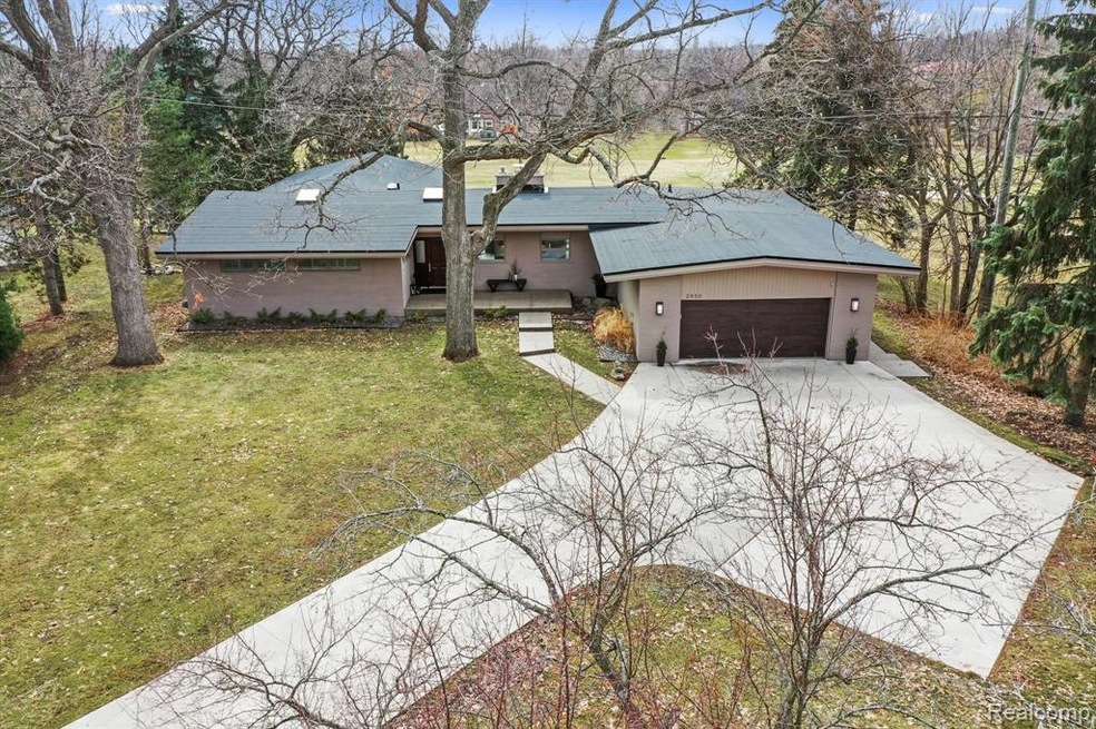 2850 W Hickory Grove Rd, Bloomfield Hills, MI 48302 - photo 1