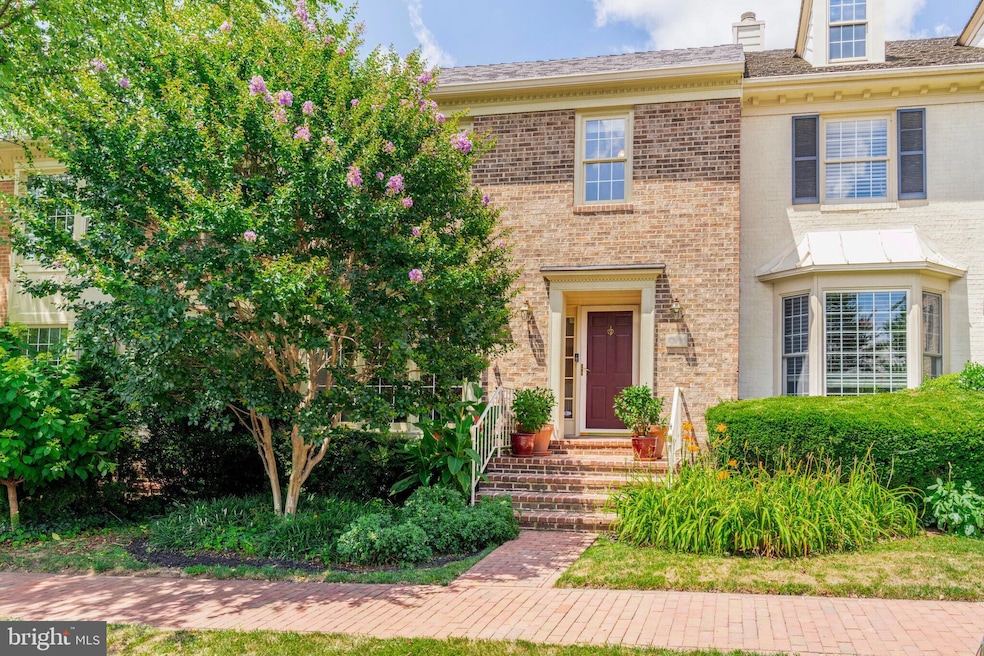 Sold $900,000 • Co-Listing Agent