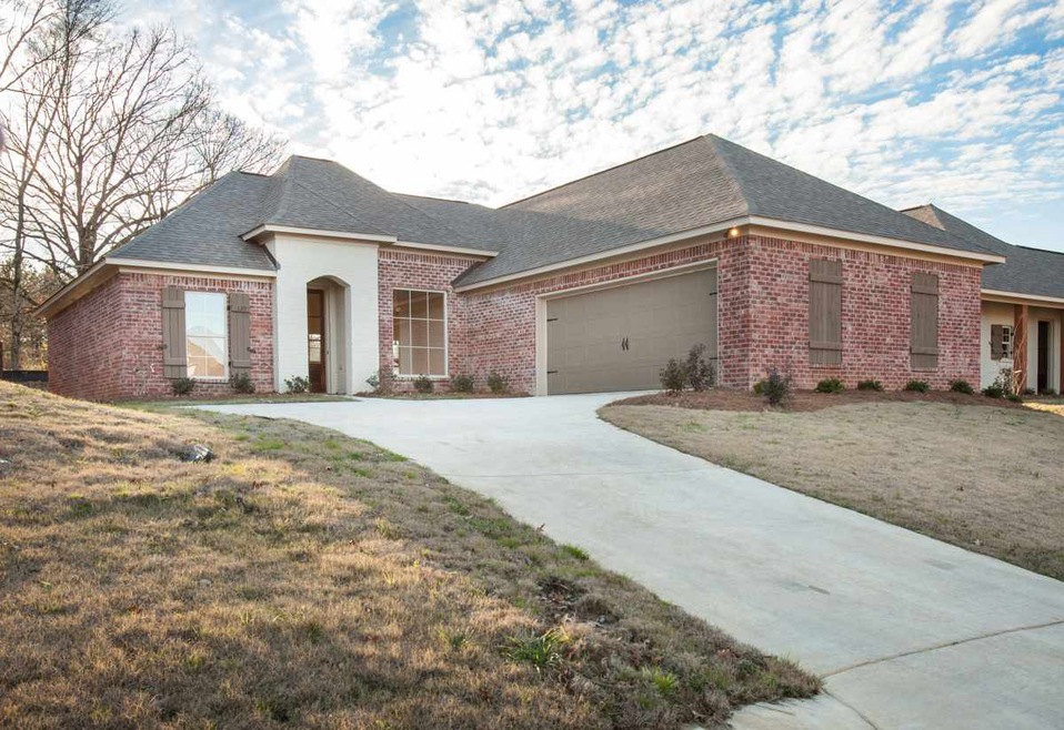 137 Martinique Dr, Madison, MS 39110 - photo 1