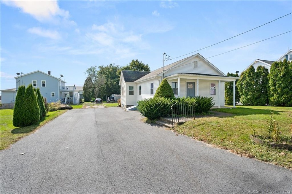 12 Monroe St, Waterford, CT 06385 - photo 1