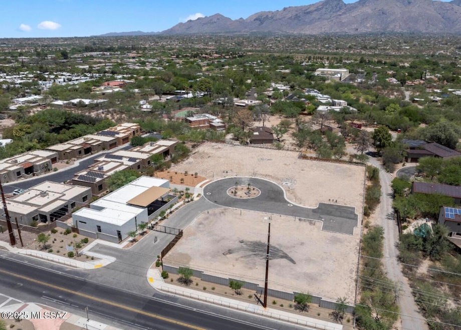 2811 N Bella Terraza Ct, Tucson, AZ 85712 - photo 1