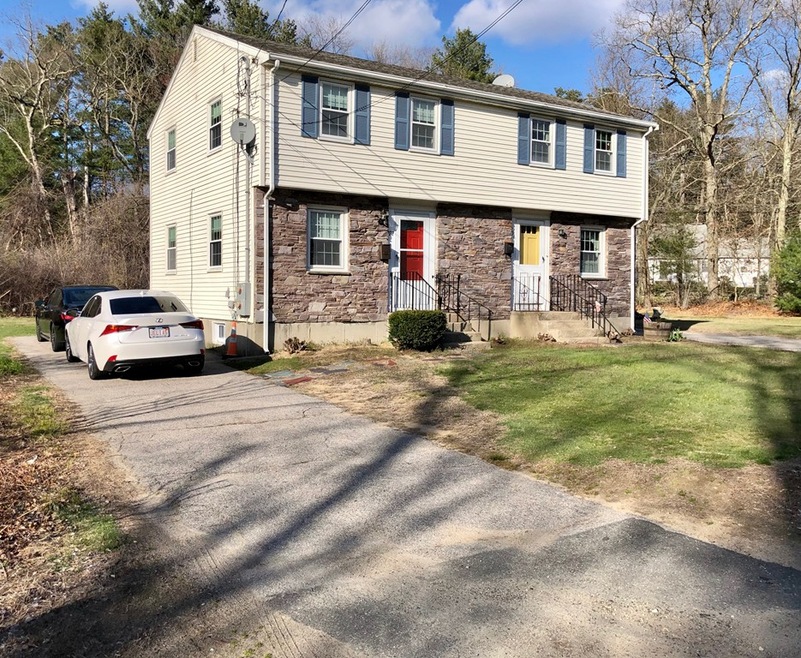 692 Common St unit 1, Walpole, MA 02081 - photo 1