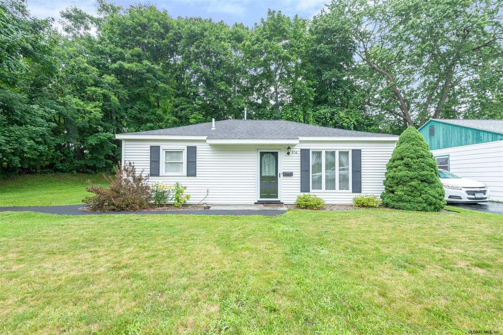 216 Park Ave, Rensselaer, NY 12144 - photo 1