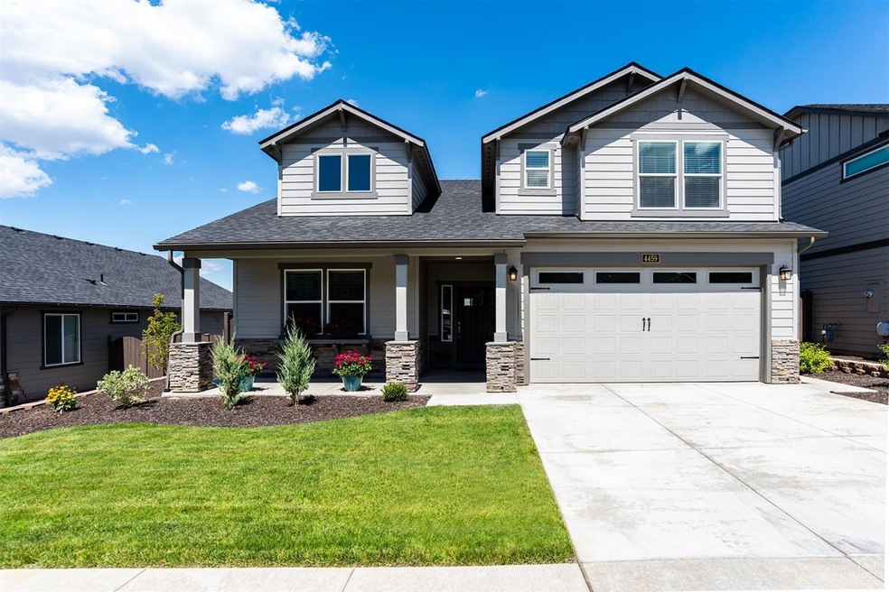 4459 SW Salmon Ave, Redmond, OR 97756 - photo 1