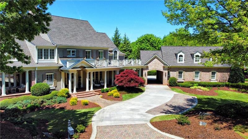 Sold $3,075,000 • Co-Listing Agent