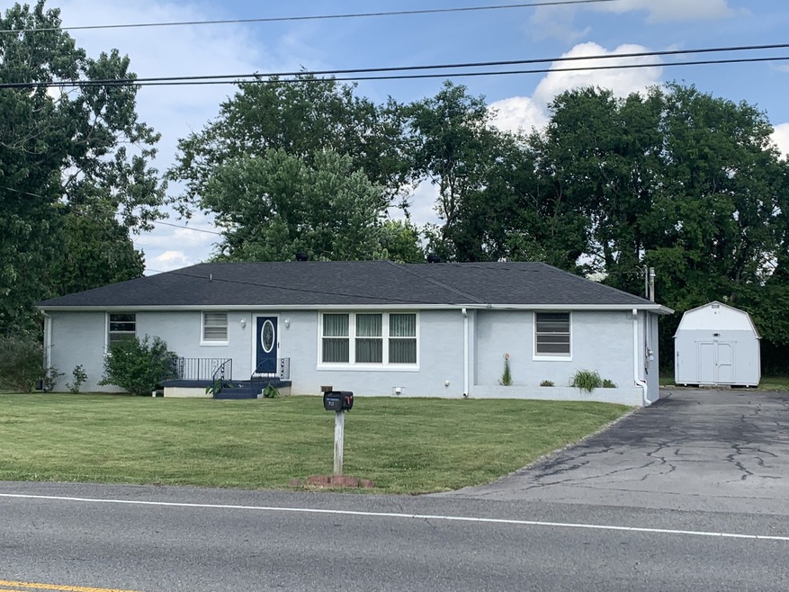 713 Castle Heights Ave, Lebanon, TN 37087 - photo 1