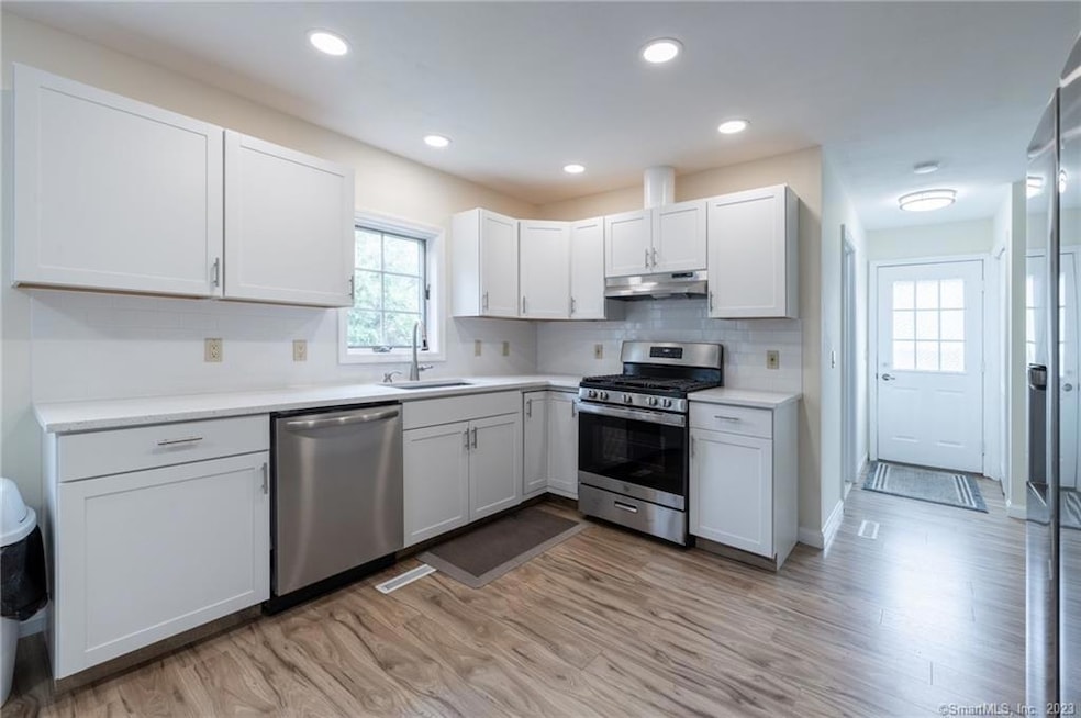 194 Academy Rd, Cheshire, CT 06410 - photo 1