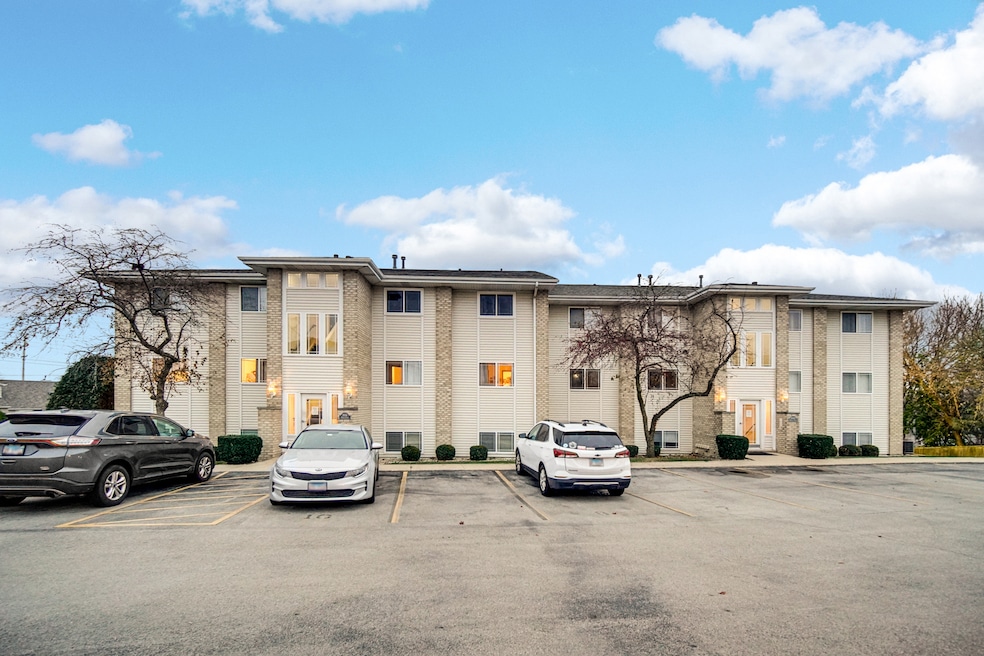 2034 Manico Ct unit 200, Crest Hill, IL 60403 - photo 1