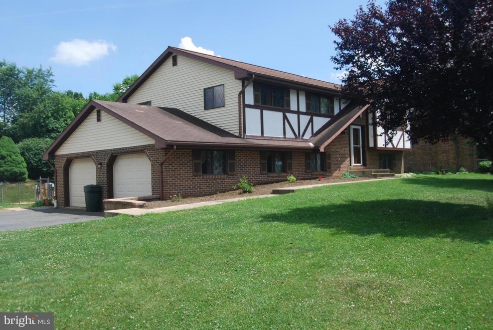 138 Snyder Rd, Mount Joy, PA 17552 - photo 1