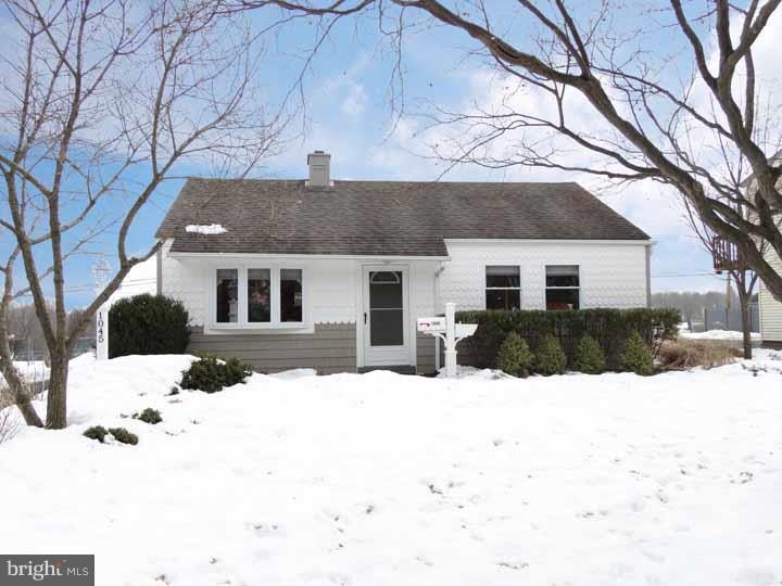 1045 Willow St, Southampton, PA 18966 - photo 1