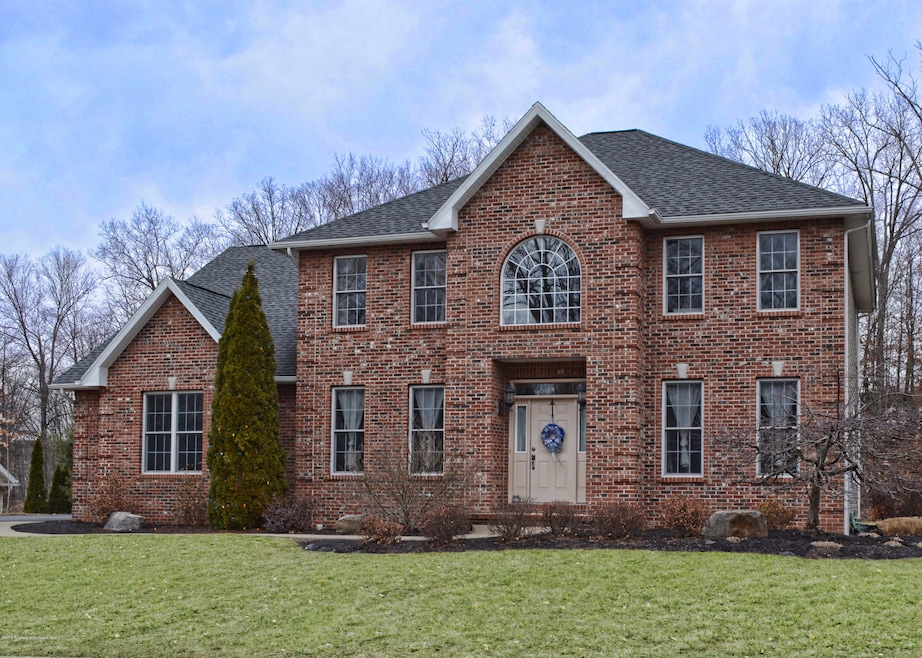 38 Oneill Dr, Moosic, PA 18507 - photo 1