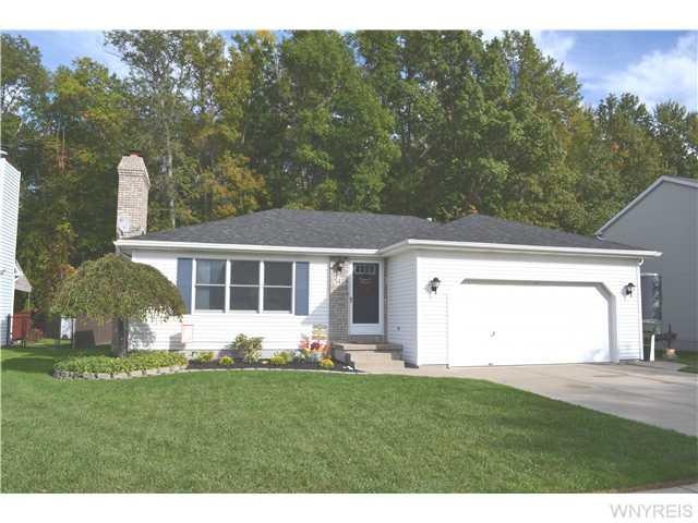 547 Homestead Dr, North Tonawanda, NY 14120 - photo 1