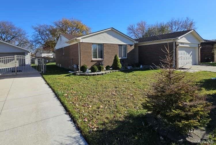 42116 Ehrke Dr, Clinton Township, MI 48038 - photo 1