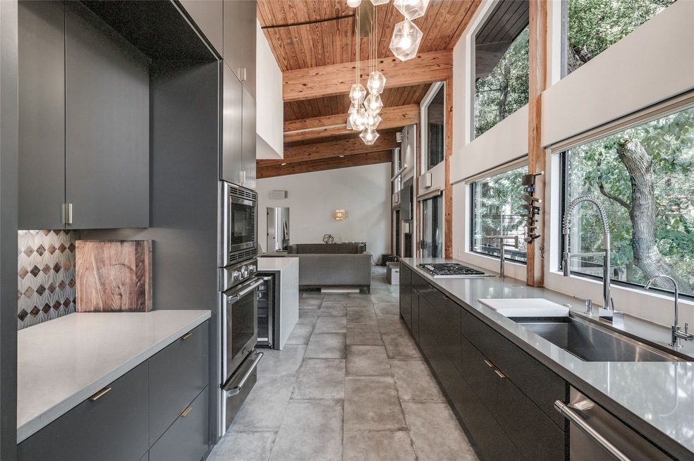 128 Stoney Creek Dr, Houston, TX 77024 - photo 1