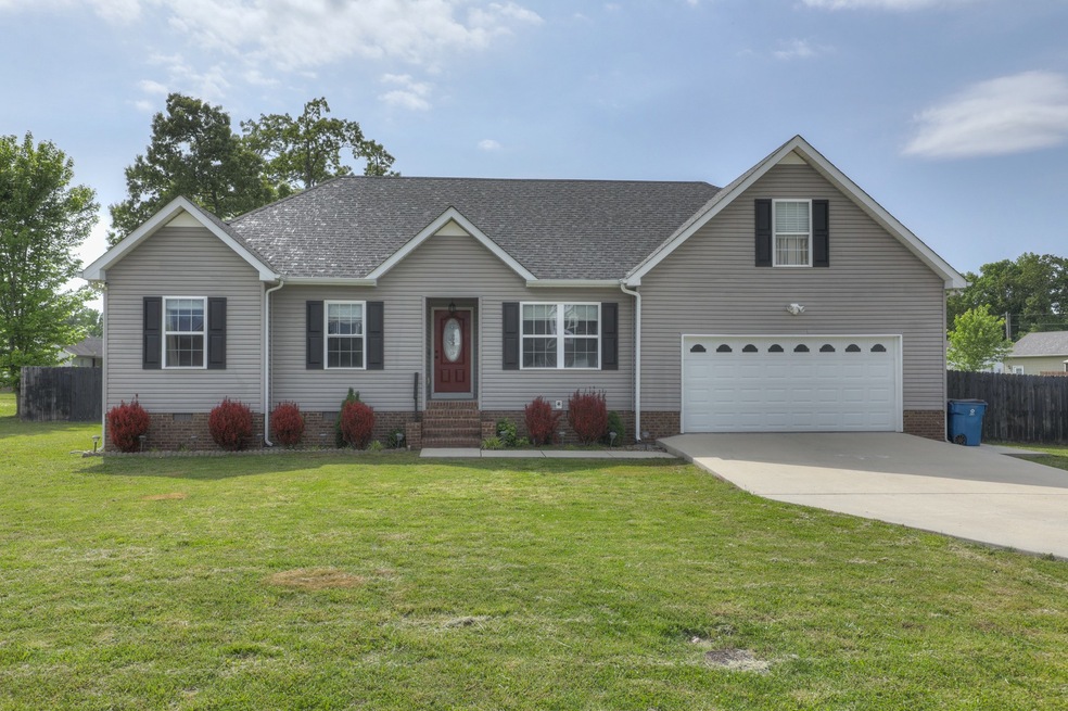 601 Indian Springs Cir, Manchester, TN 37355 - photo 1