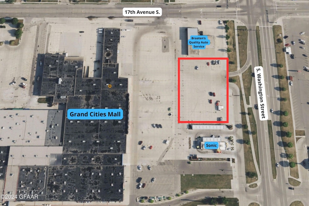 1726 S Washington St, Grand Forks, ND 58201 - photo 1