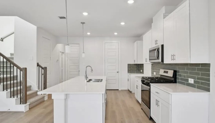 2209 Bay Breeze Dr, Kemah, TX 77565 - photo 1