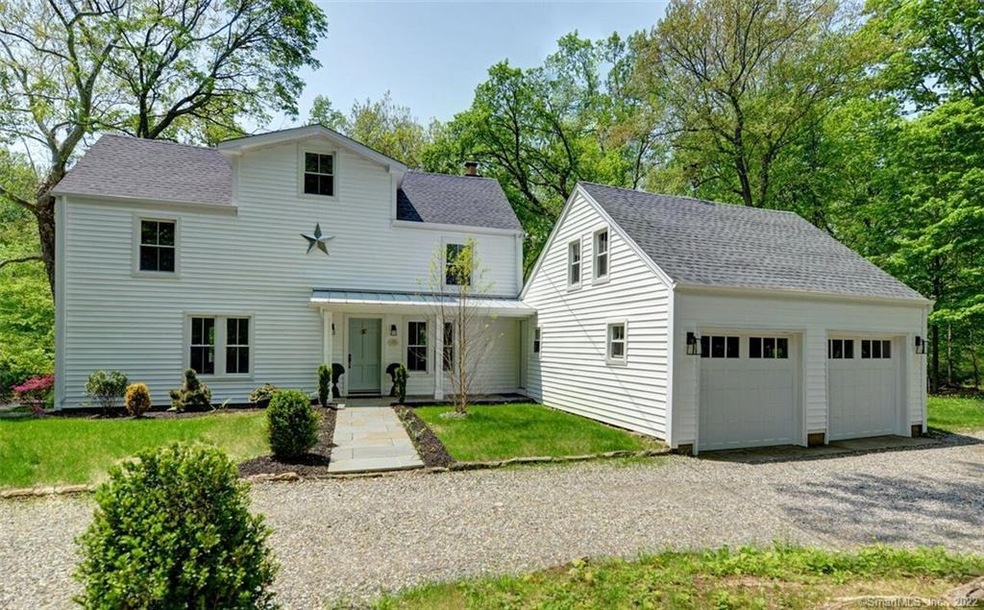 Beautiful entrance to this modern classic