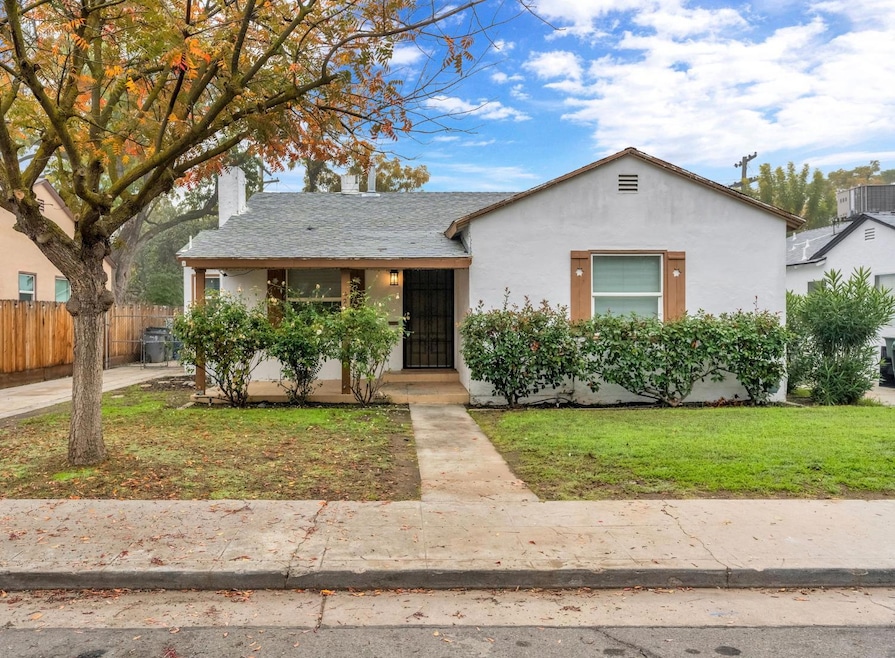 424 E Cambridge Ave, Fresno, CA 93704 - photo 1