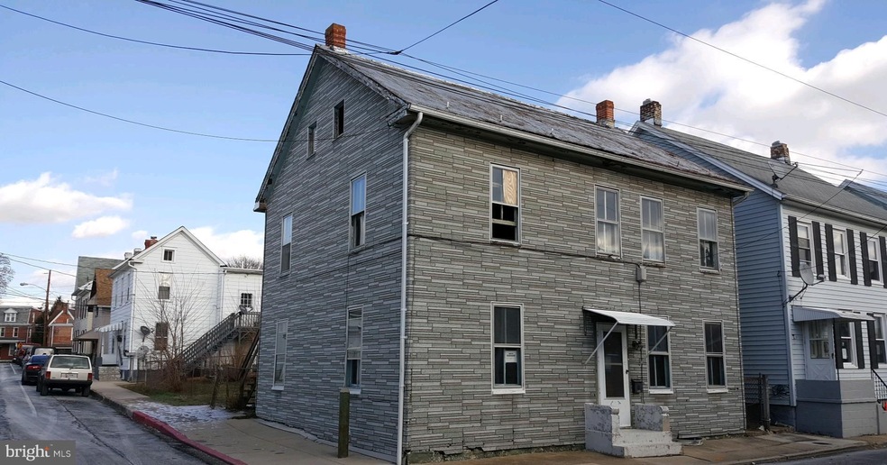 528 W Church St, Hagerstown, MD 21740 - photo 1