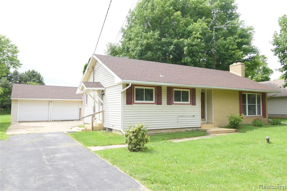 155 Elizabeth Dr, Owosso, MI 48867 - photo 1