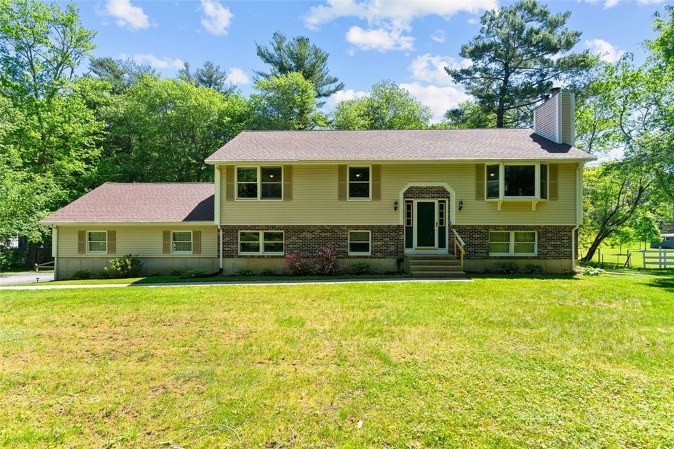 2002 Providence Pike, North Smithfield, RI 02896 - photo 1