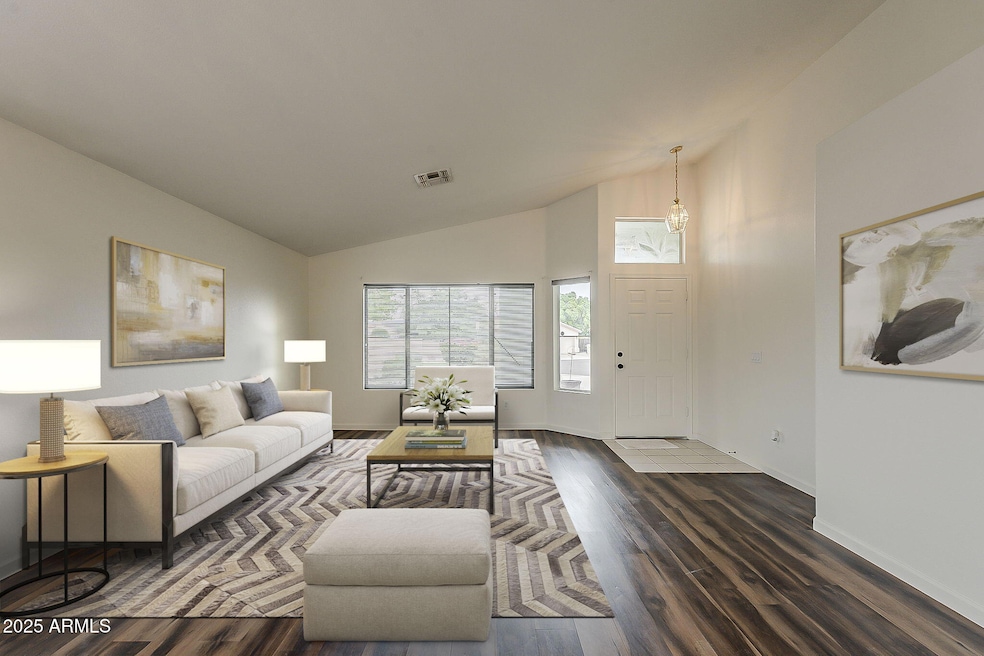 45-web-or-mls-Topeka-9 Living Room_VS