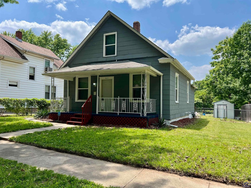 315 SW Orchard St, Topeka, KS 66606 - photo 1