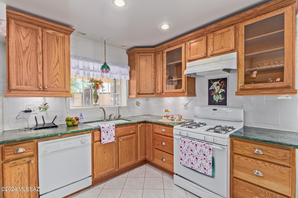 2156 W Window Rock Dr, Tucson, AZ 85745 - photo 1