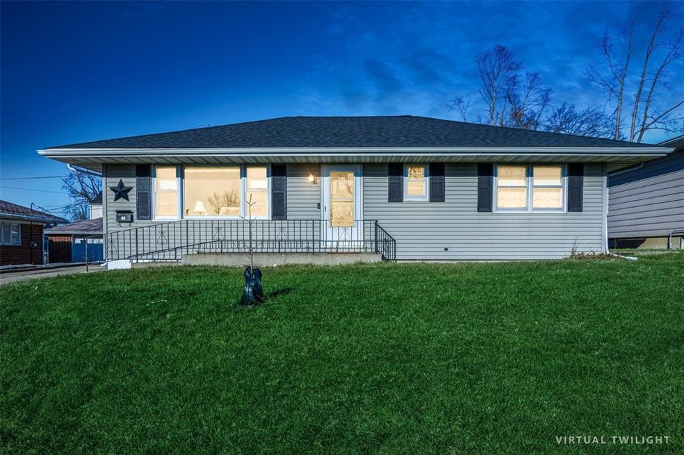 1604 9th Ave SW, Cedar Rapids, IA 52404 - photo 1