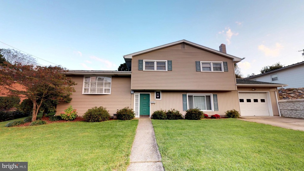 275 S E St, Keyser, WV 26726 - photo 1