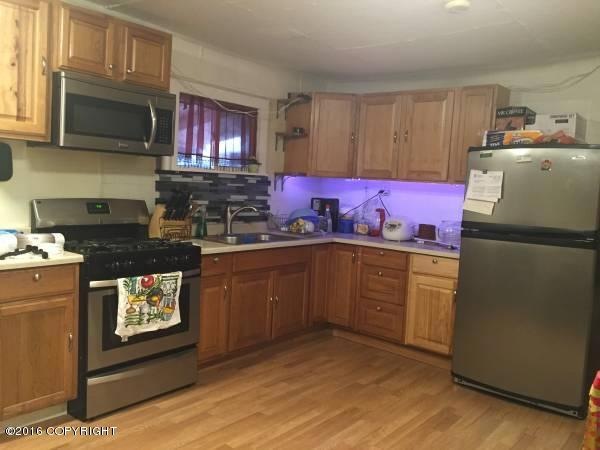 Kitchen Debarr