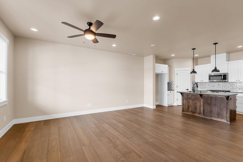 5-web-or-mls-3944 SW Badger, Redmond (6