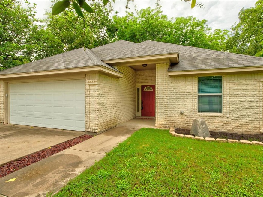 610 Madison St, Cleburne, TX 76033 - photo 1