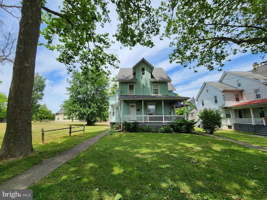 250 N Hellertown Ave, Quakertown, PA 18951 - photo 1