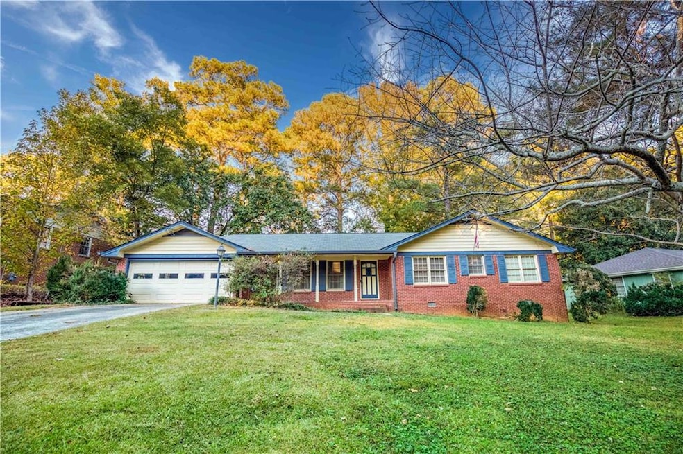 2142 Colonial Oak Way, Stone Mountain, GA 30087 - photo 1