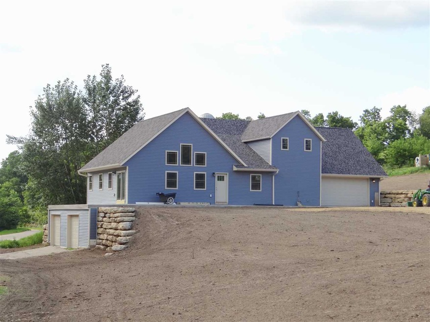 8059 Irish Hollow Rd, Potosi, WI 53820 - photo 1