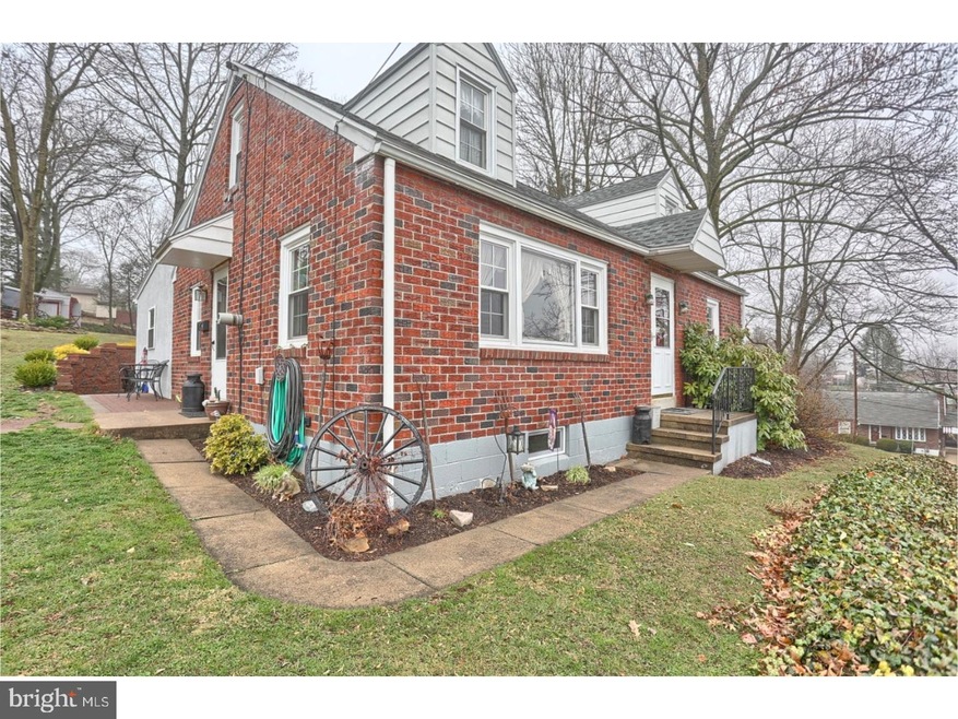 24 Spruce St, Mohnton, PA 19540 - photo 1