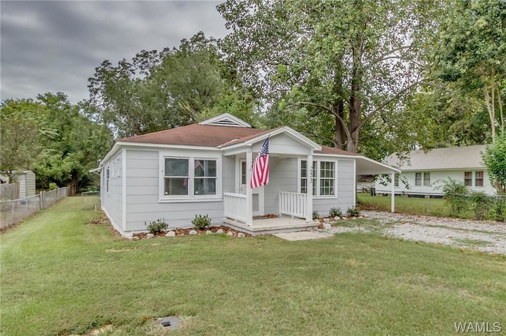 This cute cottage is move in ready!!