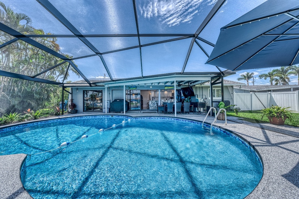 4610 SE 1st Place 33904 - photo 1