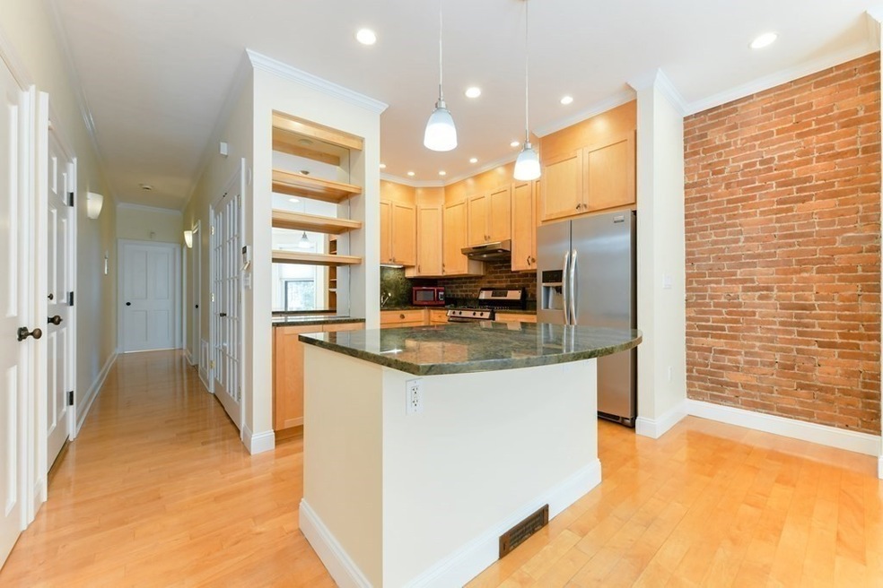 195 Saint Botolph St unit 2, Boston, MA 02115 - photo 1