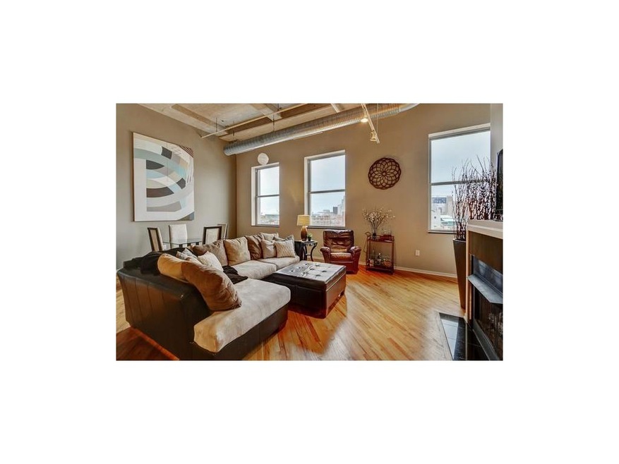2107 Grand Blvd unit 1204, Kansas City, MO 64108 - photo 1
