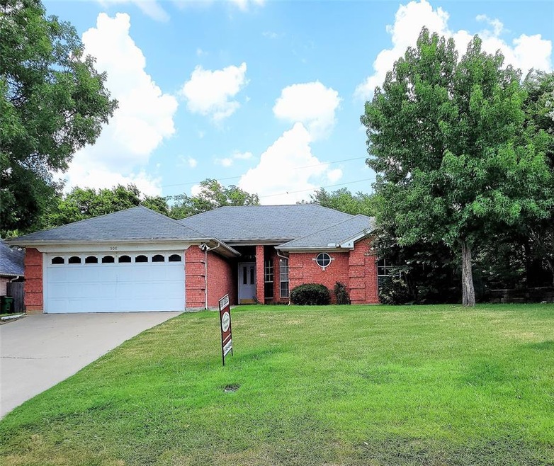 508 Valleyridge Ct, Decatur, TX 76234 - photo 1