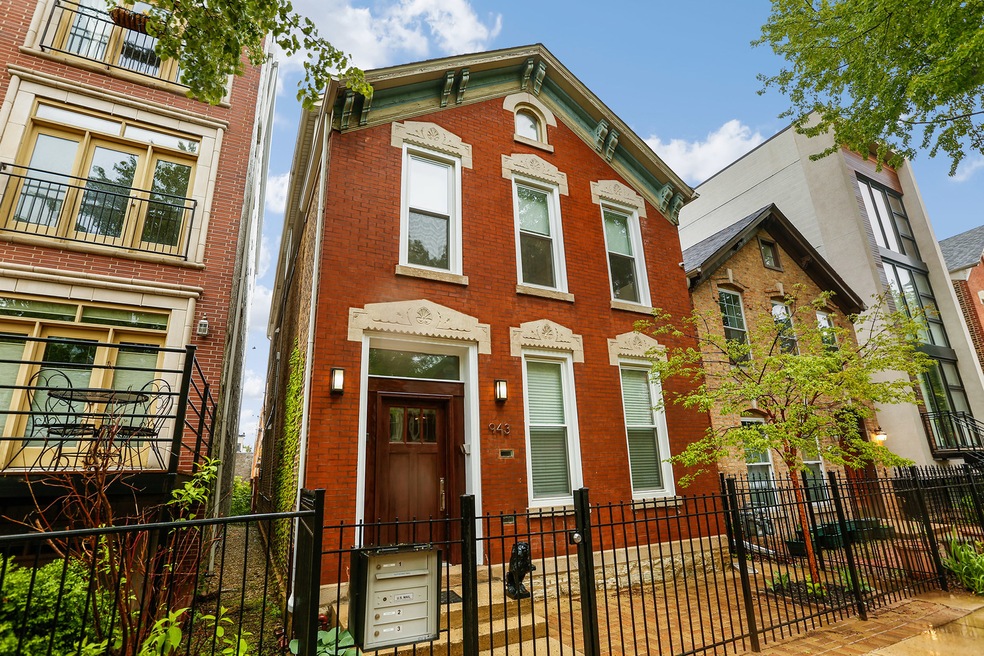 943 N Honore St, Chicago, IL 60622 - photo 1