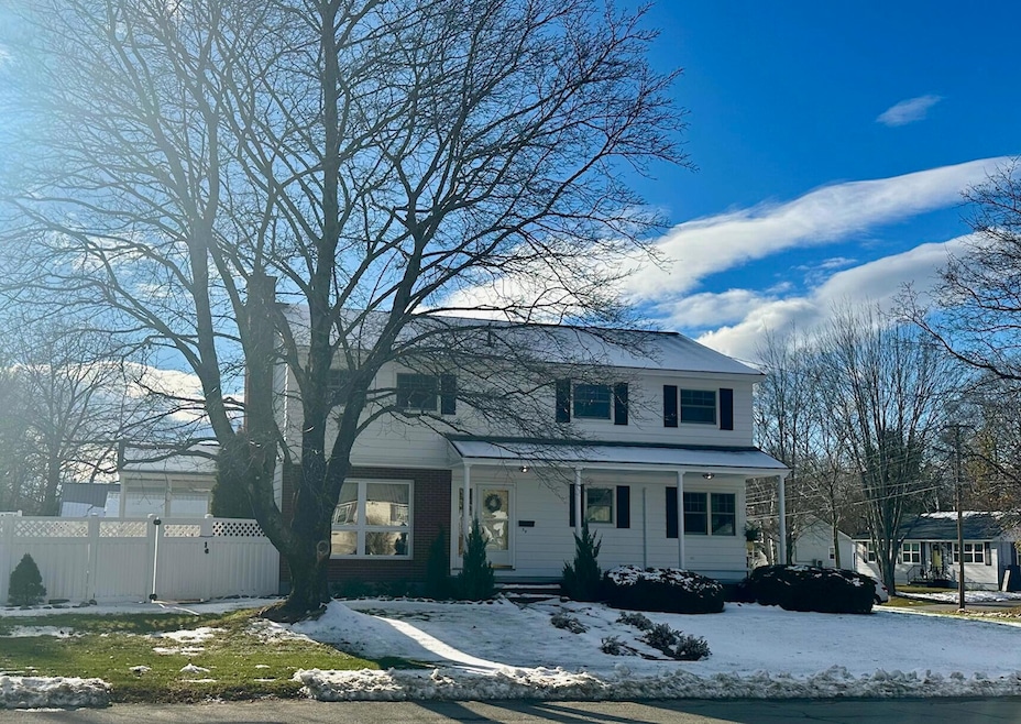 54 Rhode Island Ave, Millinocket, ME 04462 - photo 1