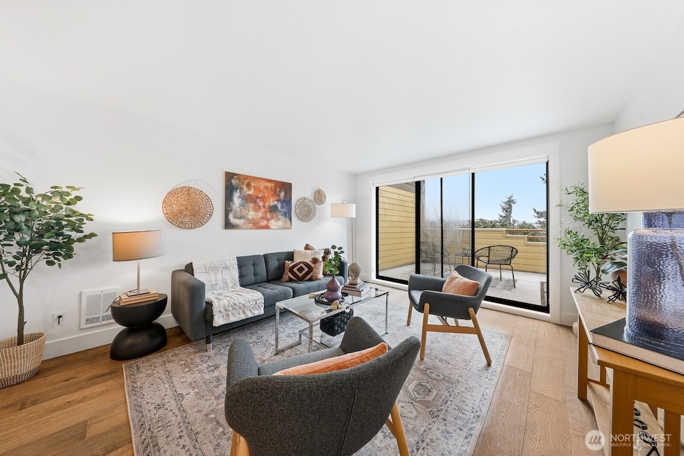 Pending $425,000 • Co-Listing Agent