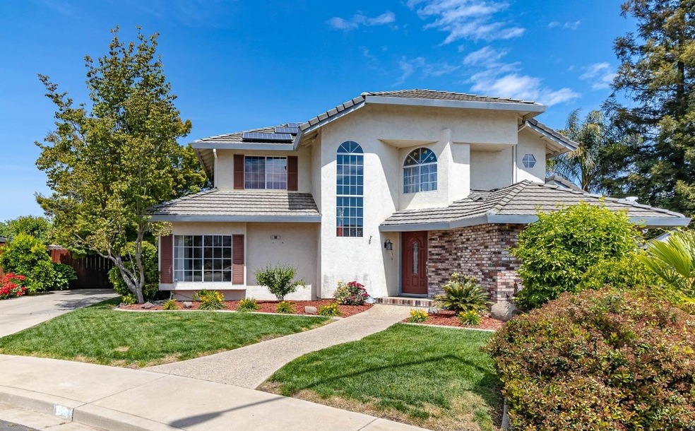 88 Rhiannon Ct, Oakdale, CA 95361 - photo 1